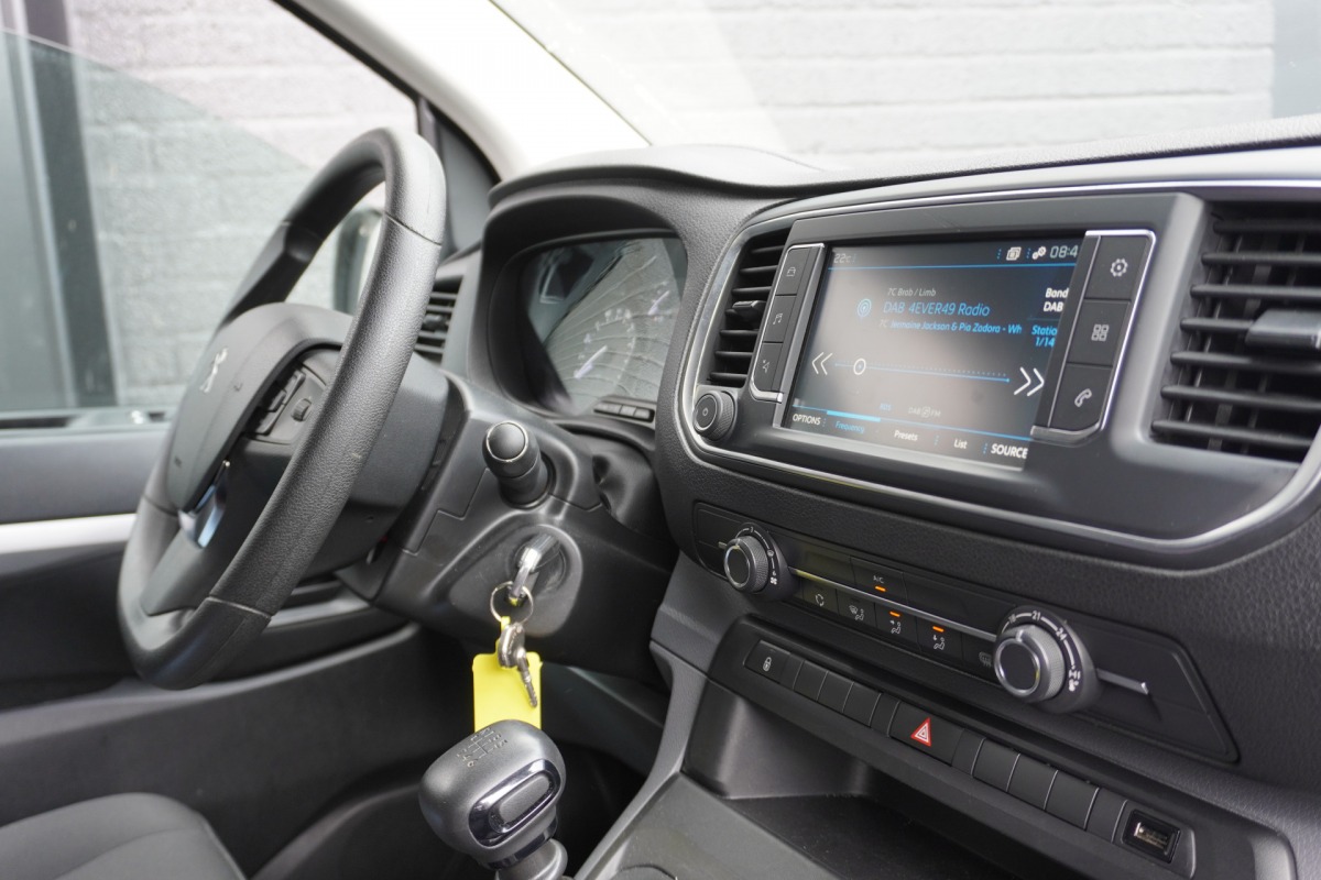 Peugeot Expert 2.0 BlueHDI 122PK Dubbele Cabine EURO 6 - Airco - Navi - Cruise - €16.950,- Excl. Peugeot Expert 2.0 BlueHDI 122PK Dubbele Cabine EURO 6 - Airco - Navi - Cruise - €16.950,- Excl.