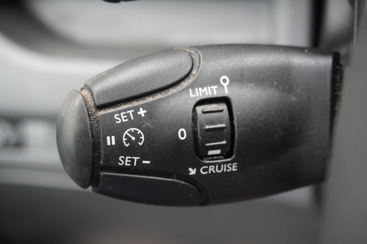 Peugeot Expert 2.0 BlueHDI 145PK Automaat EURO 6 - Airco - Cruise - Camera - €16.900,- Excl.
