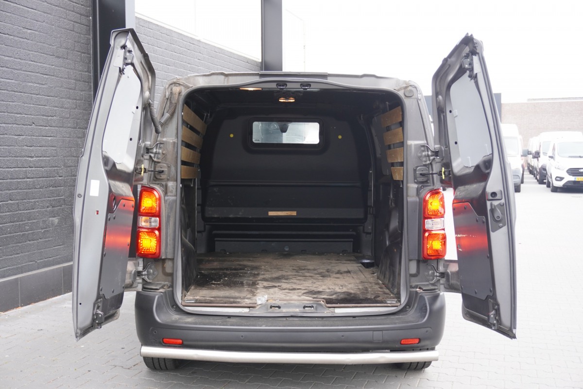 Peugeot Expert 2.0 BlueHDI 145PK Automaat EURO 6 - Airco - Cruise - Camera - €16.900,- Excl.