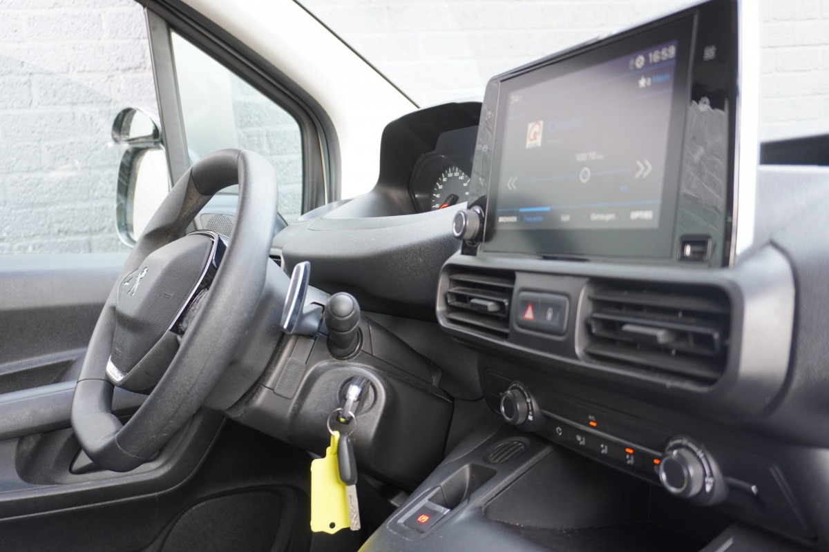 Peugeot Partner 1.5 BlueHDI 130PK Automaat EURO 6 - Airco - Cruise - PDC - €11.900,- Excl. Peugeot Partner 1.5 BlueHDI 130PK Automaat EURO 6 - Airco - Cruise - PDC - €11.900,- Excl.
