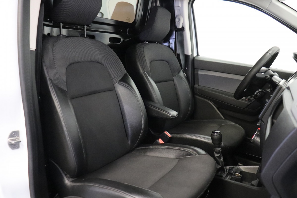 Renault Express 1.5 dCi 95PK EURO 6 - Airco - Cruise - Camera - €10.499,- Excl. Renault Express 1.5 dCi 95PK EURO 6 - Airco - Cruise - Camera - €10.499,- Excl.