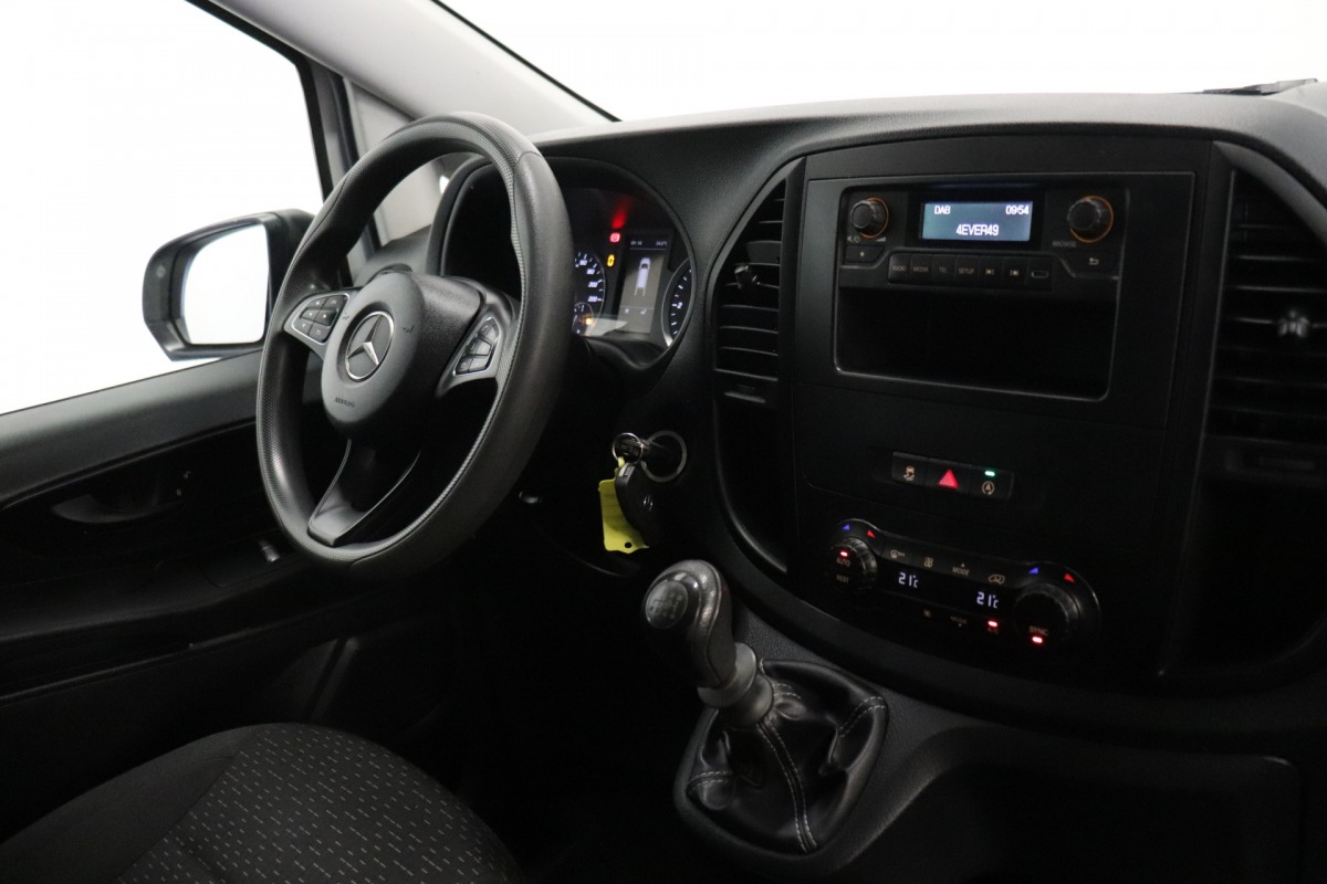 Mercedes-Benz Vito 110 CDI Lang EURO 6 - Airco - Cruise - PDC - Trekhaak - € 17.900,- Excl. Mercedes-Benz Vito 110 CDI Lang EURO 6 - Airco - Cruise - PDC - Trekhaak - € 17.900,- Excl.