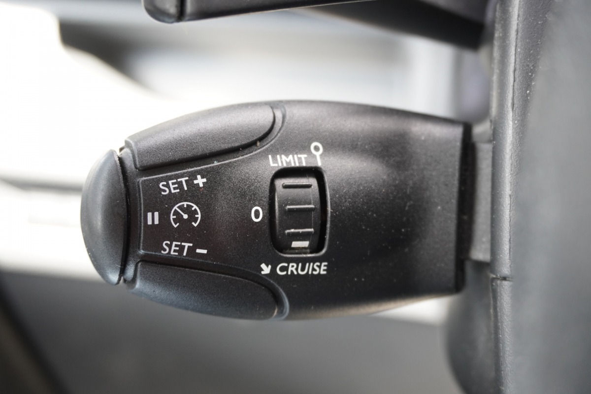 Peugeot Expert 2.0 BlueHDI 180PK Dubbel Cabine Automaat EURO 6 - Airco - Navi - Cruise - €17.900,- Excl.