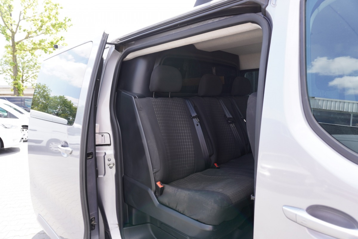 Peugeot Expert 2.0 BlueHDI 180PK Dubbel Cabine Automaat EURO 6 - Airco - Navi - Cruise - €17.900,- Excl.