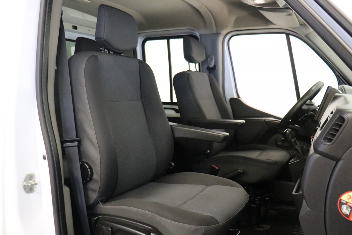 Renault Master 2.3 dCi 145PK L4 DC Dubbel Lucht EURO 6 - Dubbel Lucht - Airco - Cruise - €18.950,- Excl. Renault Master 2.3 dCi 145PK L4 DC Dubbel Lucht EURO 6 - Dubbel Lucht - Airco - Cruise - €18.950,- Excl.