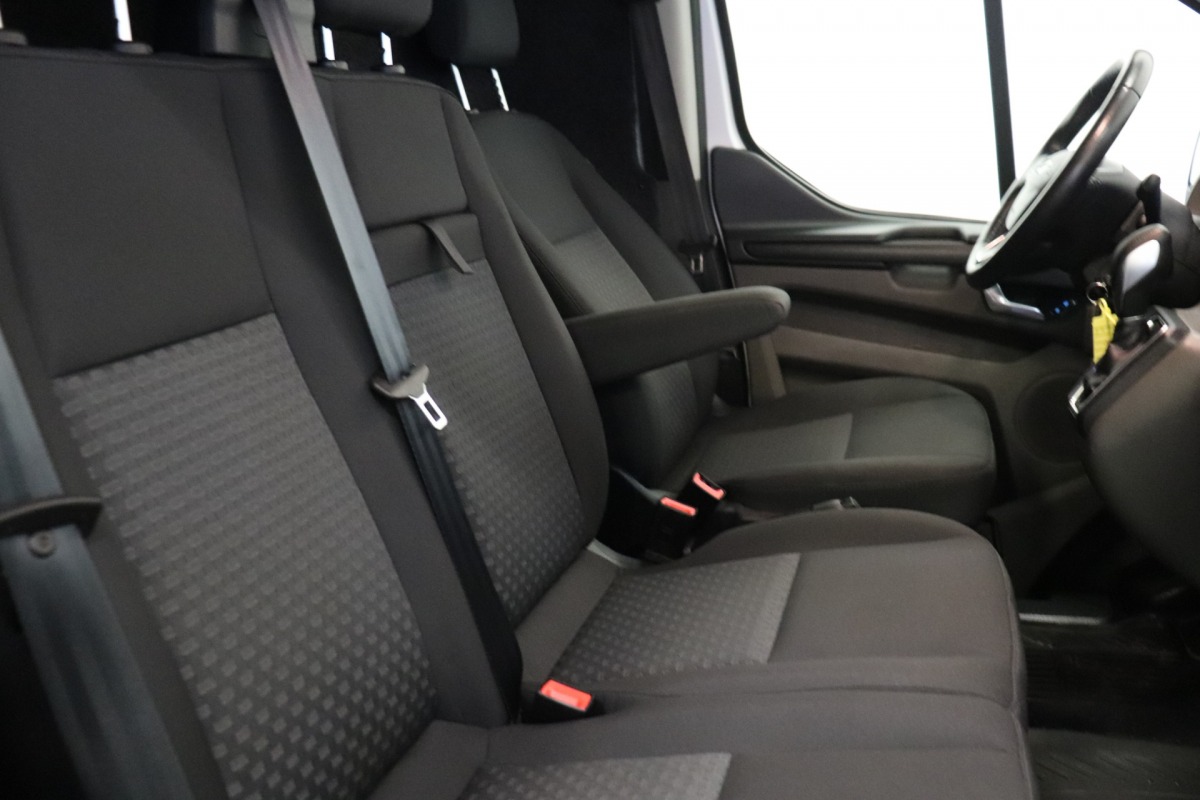 Ford Transit Custom 2.0 TDCI 130PK Automaat - EURO 6 - Airco - Cruise - PDC - €14.900,- Excl.