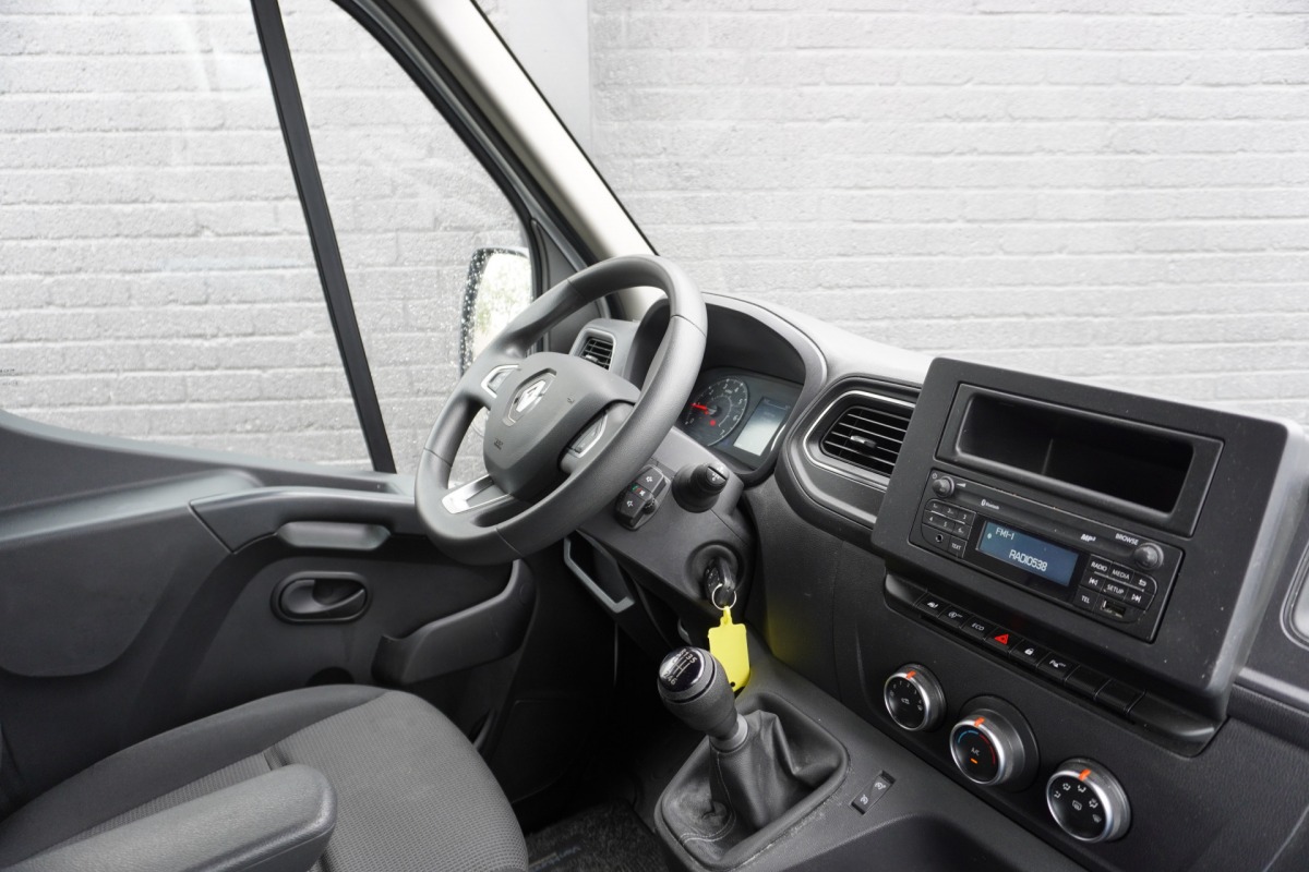 Renault Master 2.3 dCi 150PK L2H2 - EURO 6 - Airco - Cruise - PDC - €13.950,- Excl.
