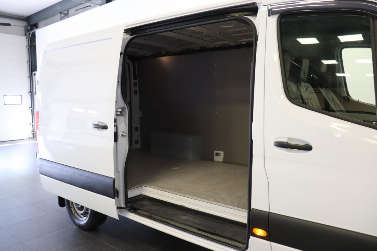 Mercedes-Benz Sprinter 317 1.9 CDI L2H1 EURO 6 - Airco - Navi - Cruise - € 23.950,- Excl.