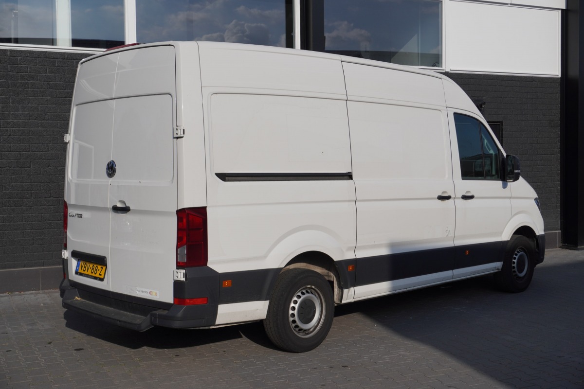 Volkswagen Crafter 2.0 TDI 140PK L3H3 EURO 6 - Airco - Radio - Cruise - €16.900,- Excl. Volkswagen Crafter 2.0 TDI 140PK L3H3 EURO 6 - Airco - Radio - Cruise - €16.900,- Excl.