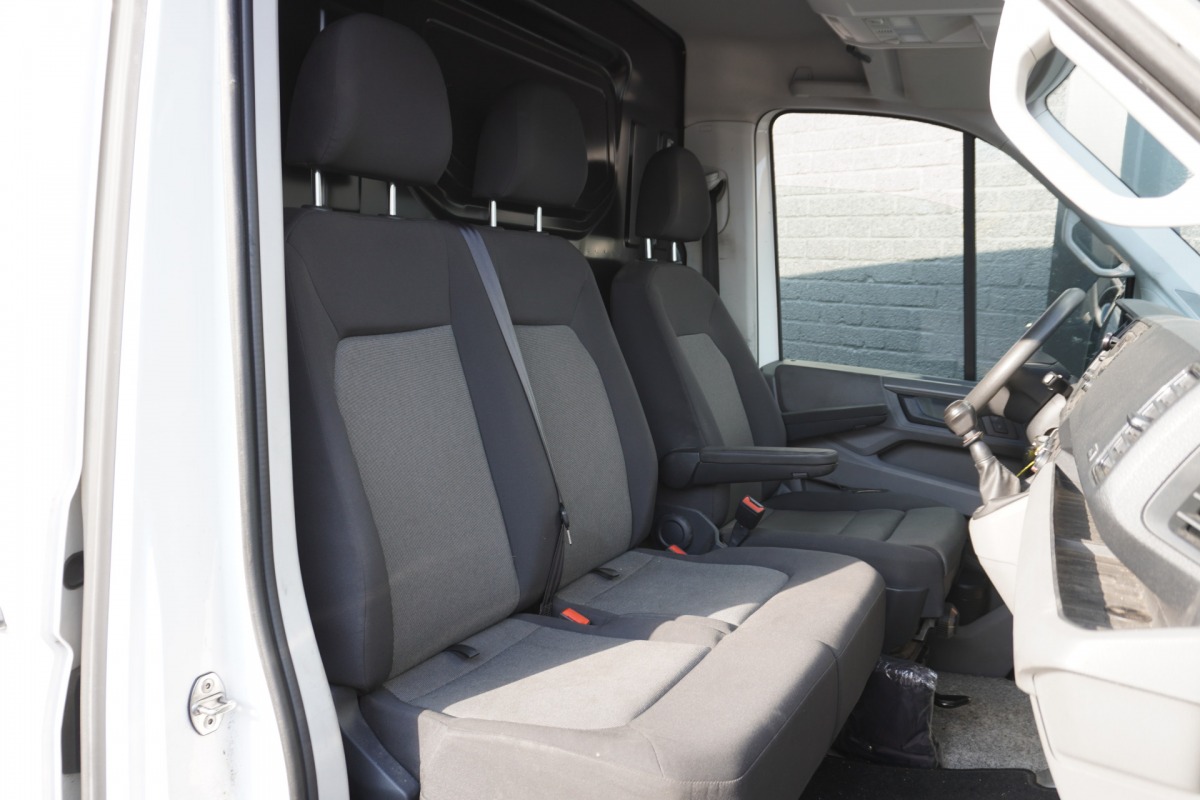 Volkswagen Crafter 2.0 TDI 140PK L3H3 EURO 6 - Airco - Radio - Cruise - €16.900,- Excl. Volkswagen Crafter 2.0 TDI 140PK L3H3 EURO 6 - Airco - Radio - Cruise - €16.900,- Excl.