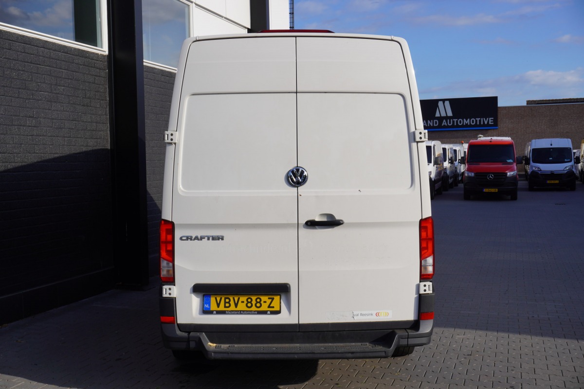 Volkswagen Crafter 2.0 TDI 140PK L3H3 EURO 6 - Airco - Radio - Cruise - €16.900,- Excl. Volkswagen Crafter 2.0 TDI 140PK L3H3 EURO 6 - Airco - Radio - Cruise - €16.900,- Excl.