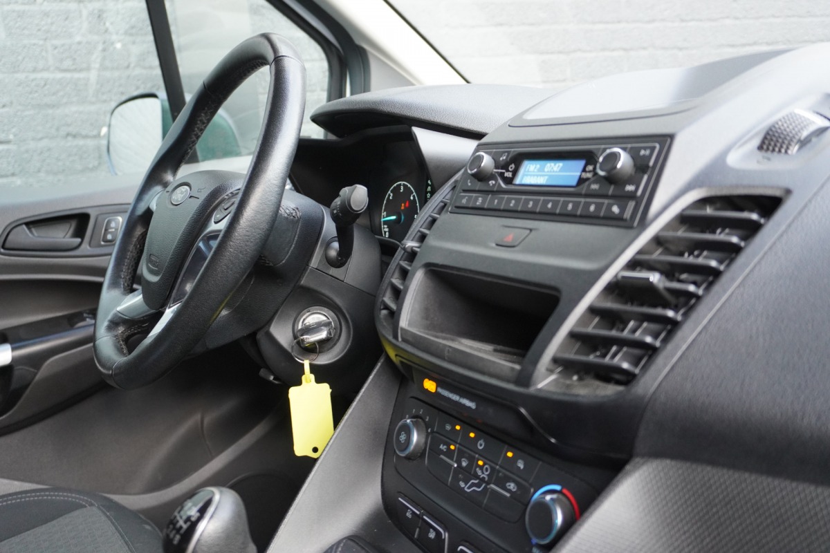 Ford Transit Connect 1.5 EcoBlue 100PK EURO 6 Airco - Cruise - Trekhaak - €10.950,- Excl. Ford Transit Connect 1.5 EcoBlue 100PK EURO 6 Airco - Cruise - Trekhaak - €10.950,- Excl.
