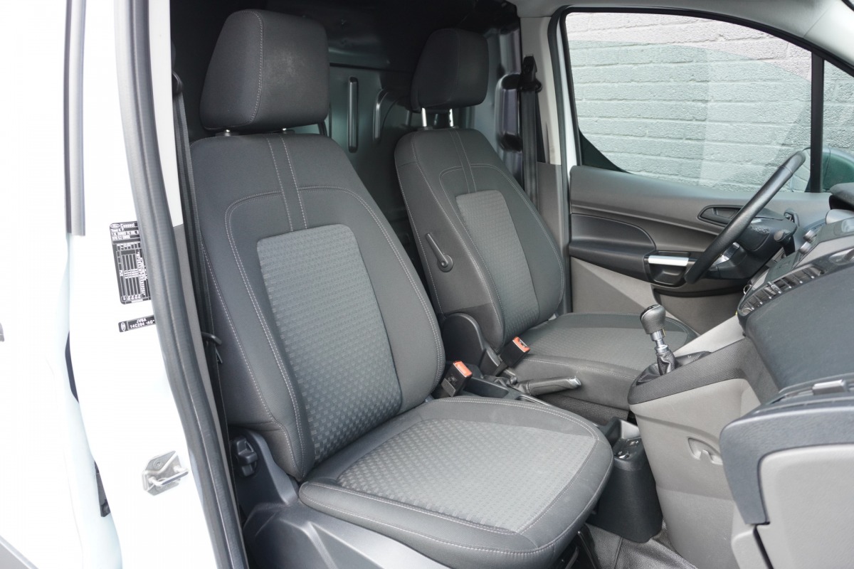 Ford Transit Connect 1.5 EcoBlue 100PK EURO 6 Airco - Cruise - Trekhaak - €10.950,- Excl. Ford Transit Connect 1.5 EcoBlue 100PK EURO 6 Airco - Cruise - Trekhaak - €10.950,- Excl.