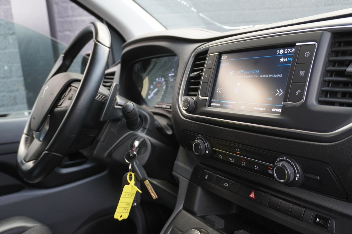 Peugeot Expert 2.0 BlueHDI L2 145PK AUTOMAAT EURO 6 - Airco - PDC - Camera - €15.900,- Excl. Peugeot Expert 2.0 BlueHDI L2 145PK AUTOMAAT EURO 6 - Airco - PDC - Camera - €15.900,- Excl.