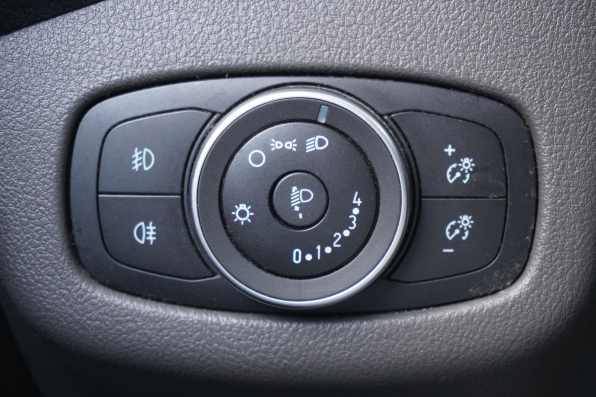 Ford Transit Connect 1.5 EcoBlue 100PK L2 EURO 6 - Airco - Navi - Cruise - € 12.950,- Excl. Ford Transit Connect 1.5 EcoBlue 100PK L2 EURO 6 - Airco - Navi - Cruise - € 12.950,- Excl.