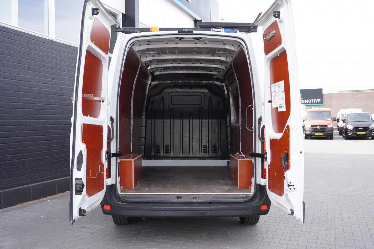 Renault Master 2.3 dCi 150PK L2H2 EURO 6 - Airco - Navi - Cruise - €14.950,- Excl.
