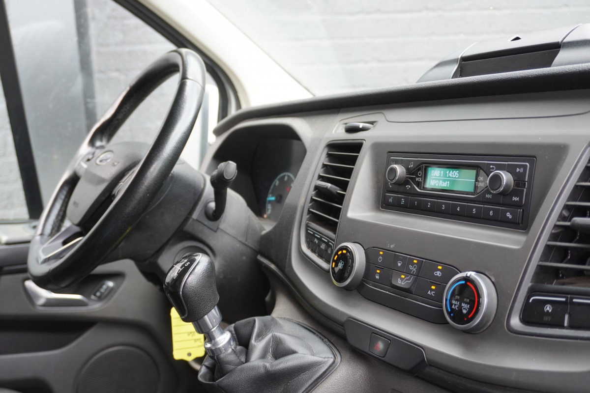 Ford Transit Custom 2.0 TDCI EURO 6 - Airco - Cruise - PDC - € 12.950,- Excl.