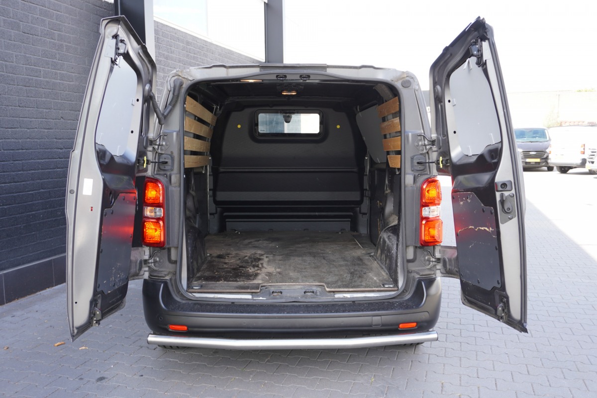Peugeot Expert 2.0 BlueHDI L2 145PK AUTOMAAT EURO 6 - Airco - PDC - Camera - €14.900,- Excl.