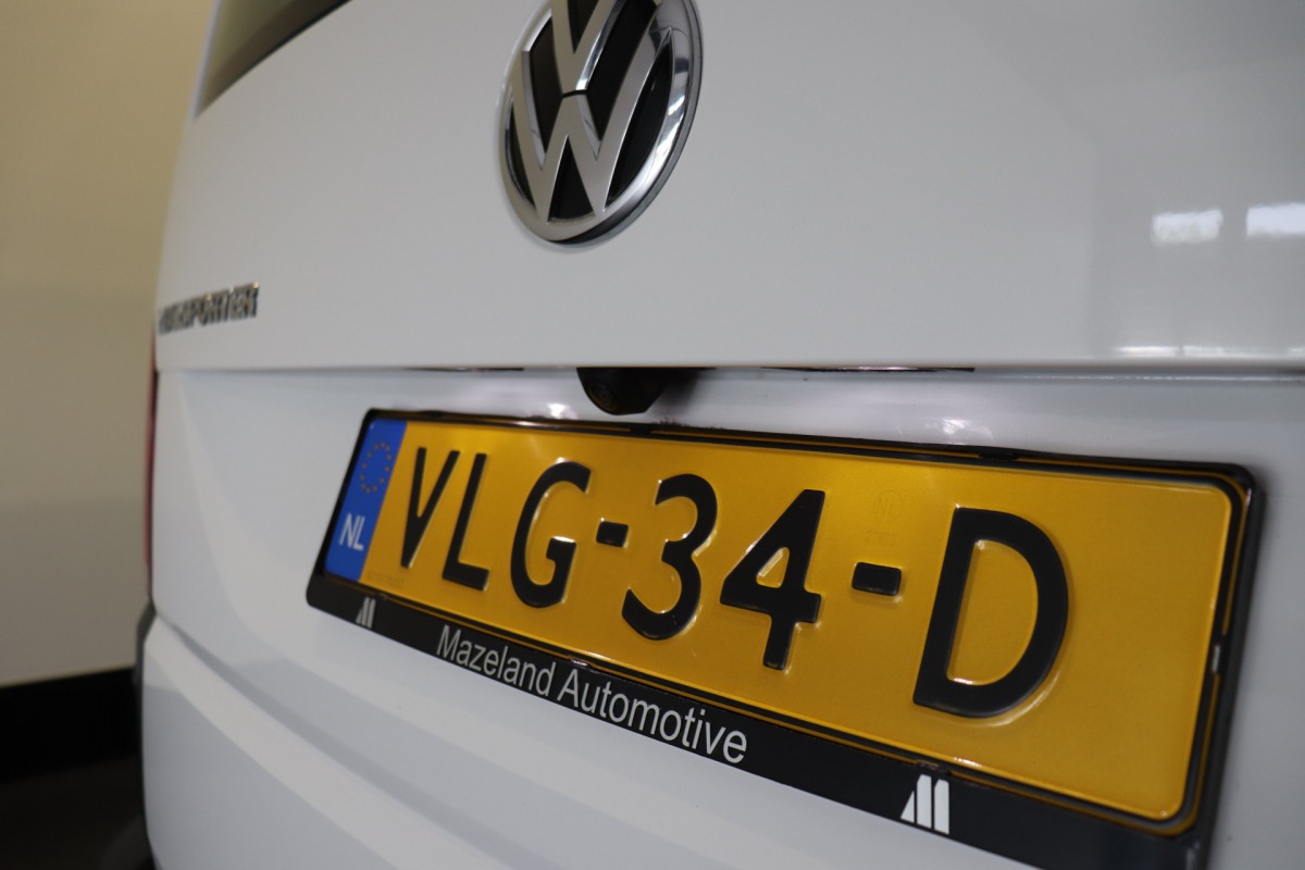 Volkswagen Transporter 2.0 TDI 150PK Automaat Dubbele Cabine EURO 6 - Airco - Cruise - Camera - € 18.900,- Excl. Volkswagen Transporter 2.0 TDI 150PK Automaat Dubbele Cabine EURO 6 - Airco - Cruise - Camera - € 18.900,- Excl.