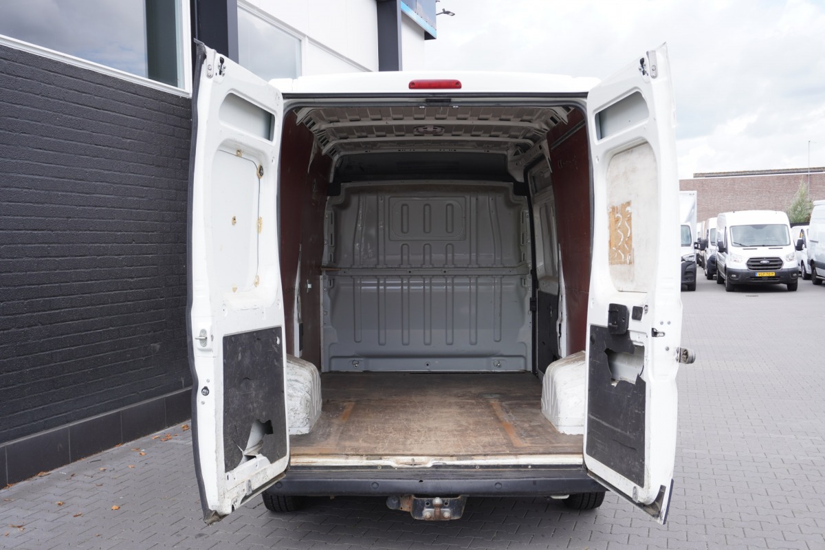Peugeot Boxer 2.2 BlueHDi 120PK L2H2 EURO 6 - Airco - Navi - Cruise - €12.900,- Excl.