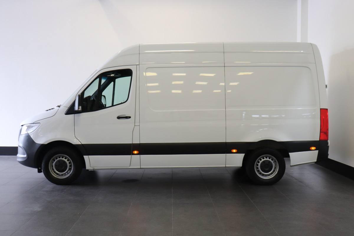 Mercedes-Benz Sprinter 311 2.2 CDI L2H2 EURO 6 - A/C Climate - Camera - €16.900,- Excl. Mercedes-Benz Sprinter 311 2.2 CDI L2H2 EURO 6 - A/C Climate - Camera - €16.900,- Excl.