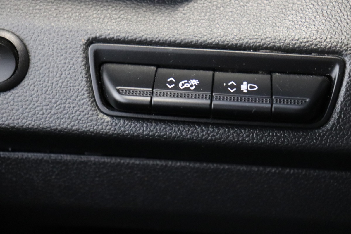 Renault Trafic 2.0 dCi 130PK EURO 6 - Airco - Navi - Cruise - € 16.900,- Excl. Renault Trafic 2.0 dCi 130PK EURO 6 - Airco - Navi - Cruise - € 16.900,- Excl.