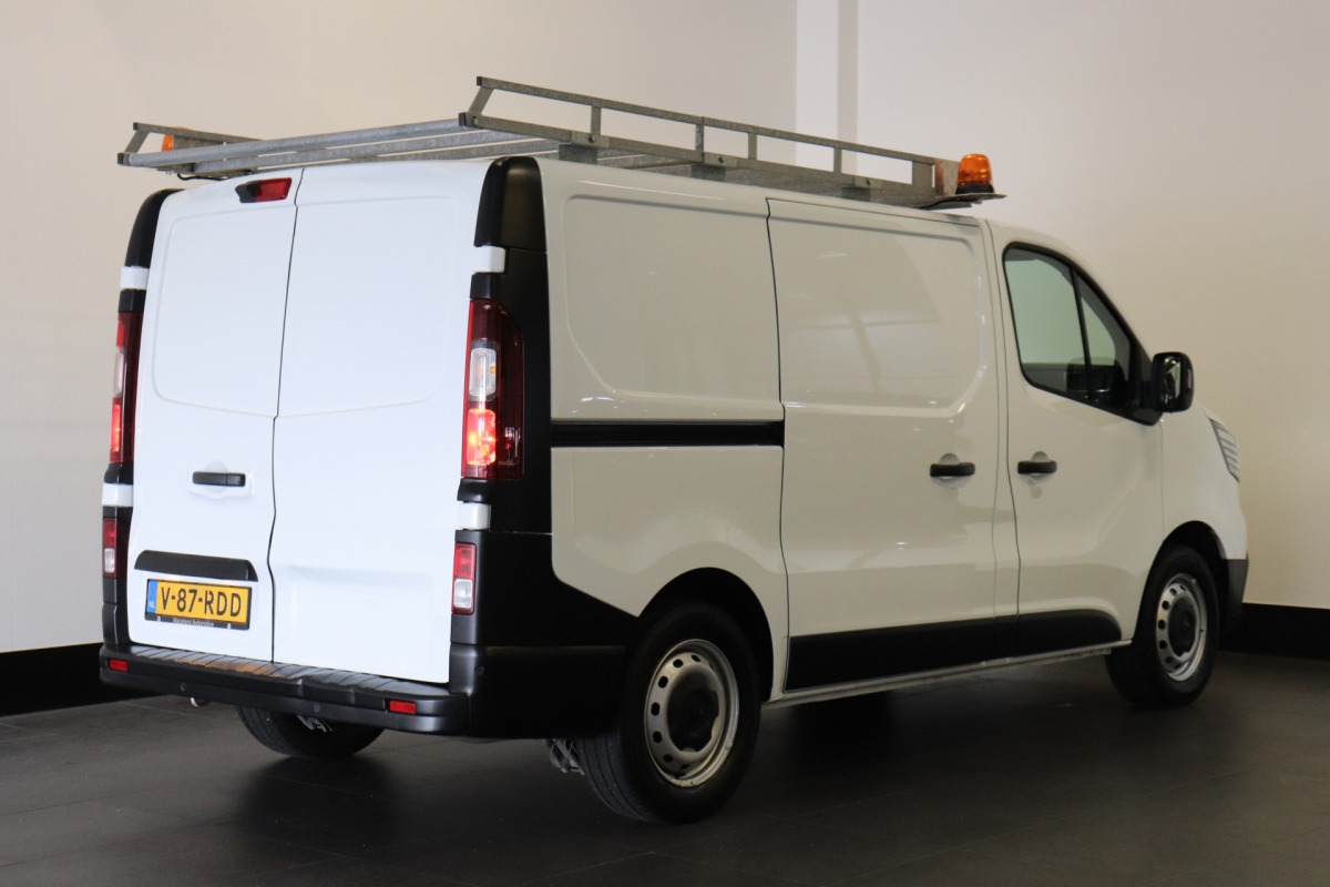 Renault Trafic 2.0 dCi 130PK EURO 6 - Airco - Navi - Cruise - € 16.900,- Excl. Renault Trafic 2.0 dCi 130PK EURO 6 - Airco - Navi - Cruise - € 16.900,- Excl.