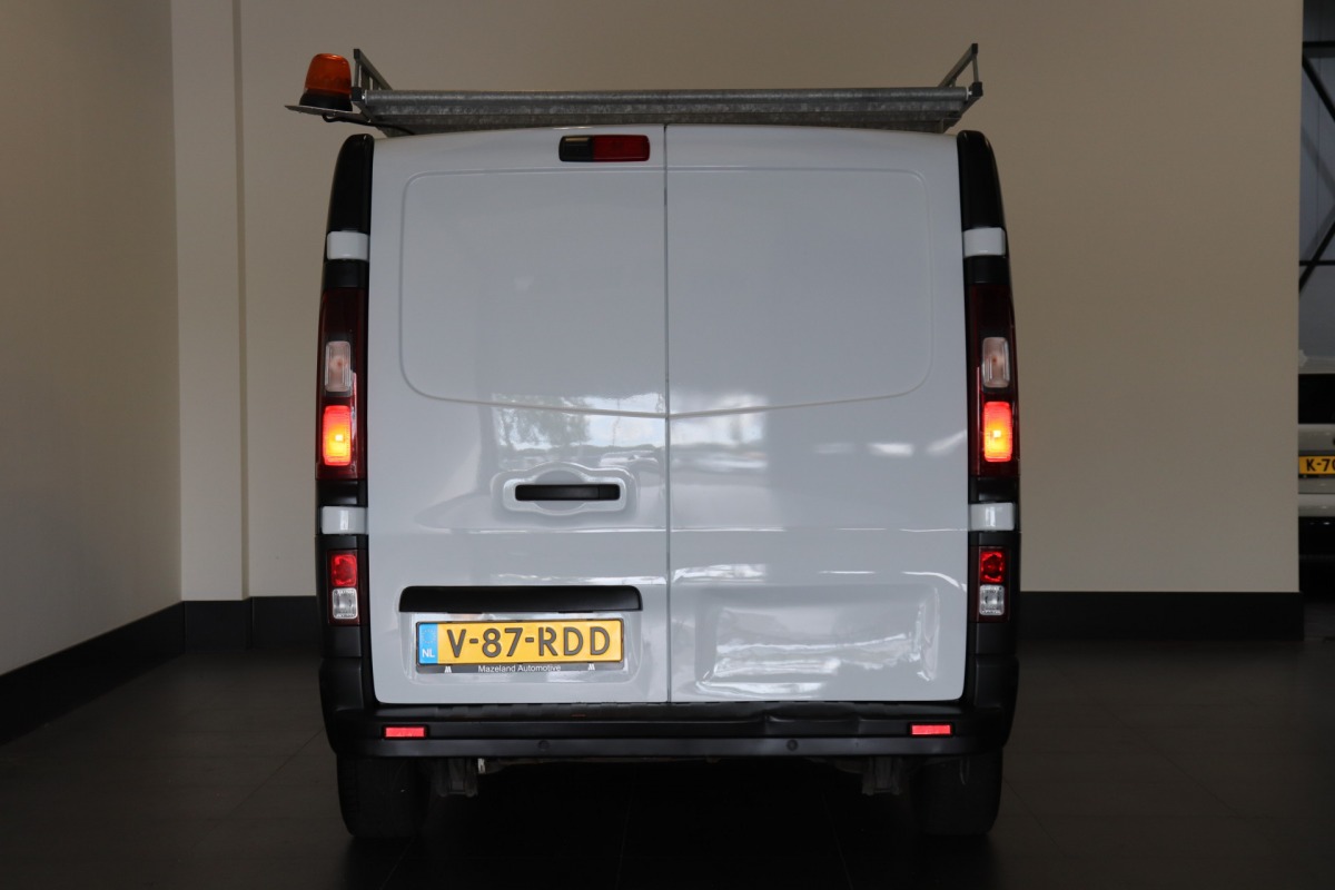 Renault Trafic 2.0 dCi 130PK EURO 6 - Airco - Navi - Cruise - € 16.900,- Excl. Renault Trafic 2.0 dCi 130PK EURO 6 - Airco - Navi - Cruise - € 16.900,- Excl.