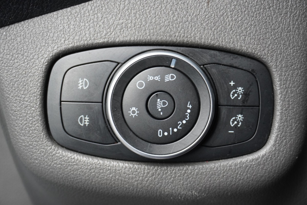 Ford Transit Connect 1.5 EcoBlue 100PK EURO 6 - Airco - Cruise - €10.900,- Excl.