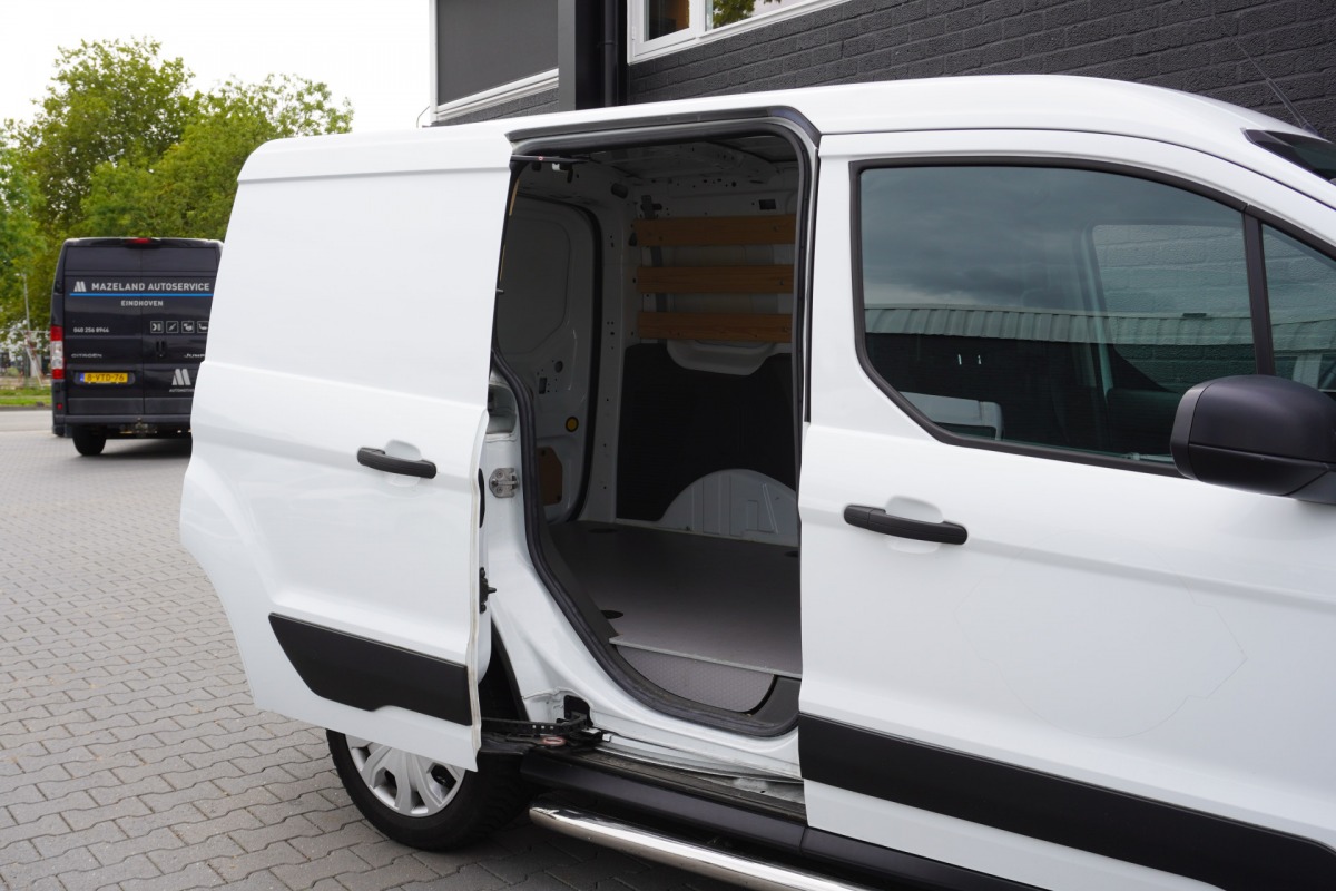 Ford Transit Connect 1.5 EcoBlue 100PK EURO 6 - Airco - Navi - Cruise - €12.950,- Excl. Ford Transit Connect 1.5 EcoBlue 100PK EURO 6 - Airco - Navi - Cruise - €12.950,- Excl.