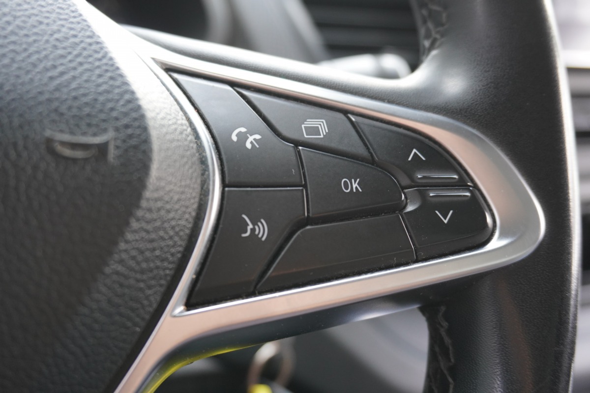 Renault Trafic 2.0 dCi 110PK EURO 6 - Airco - Navi - Cruise - €13.499,- Excl. Renault Trafic 2.0 dCi 110PK EURO 6 - Airco - Navi - Cruise - €13.499,- Excl.