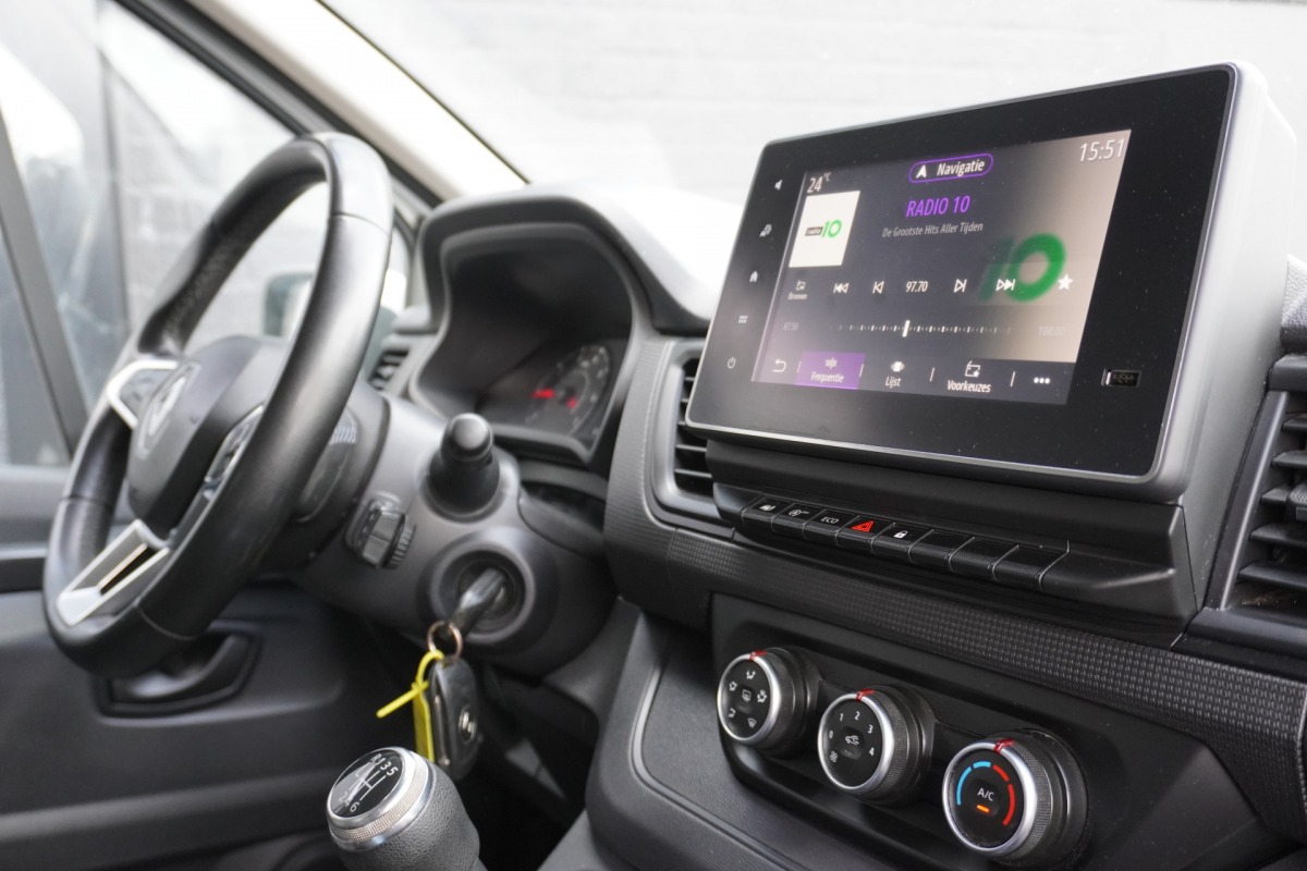 Renault Trafic 2.0 dCi 110PK EURO 6 - Airco - Navi - Cruise - €13.499,- Excl. Renault Trafic 2.0 dCi 110PK EURO 6 - Airco - Navi - Cruise - €13.499,- Excl.
