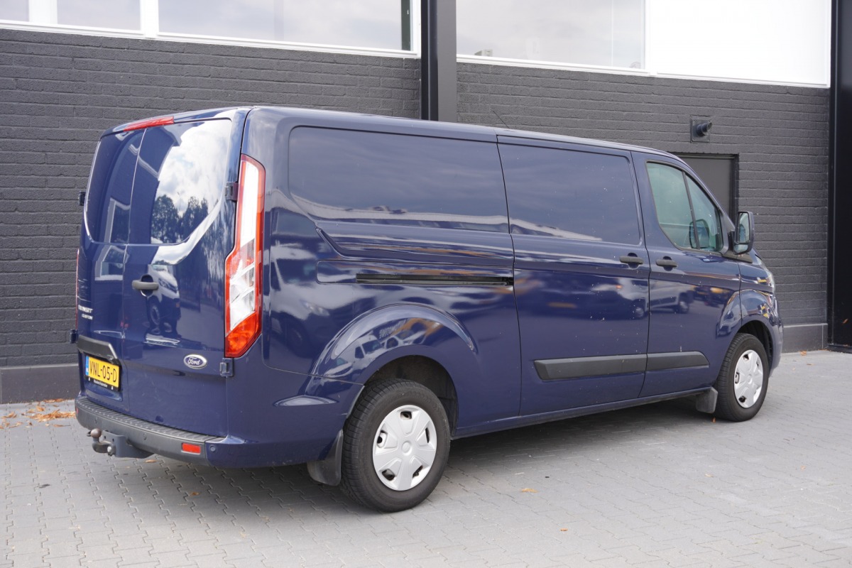Ford Transit Custom 2.0 TDCI 130PK L2 EURO 6 - Airco - Navi - Cruise - €12.900,- Excl. Ford Transit Custom 2.0 TDCI 130PK L2 EURO 6 - Airco - Navi - Cruise - €12.900,- Excl.