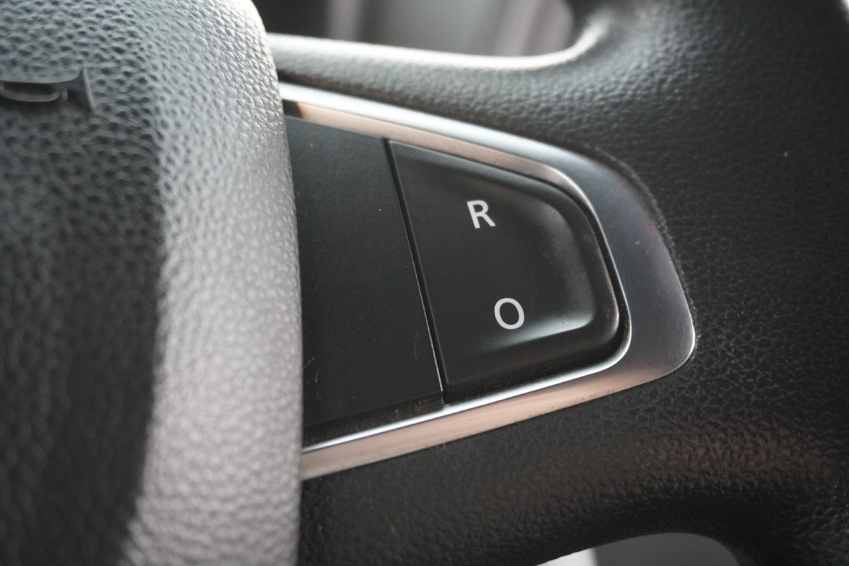 Renault Master 2.3 dCi 135PK EURO 6 - Airco - Navi - Cruise - €14.900,- Excl. Renault Master 2.3 dCi 135PK EURO 6 - Airco - Navi - Cruise - €14.900,- Excl.