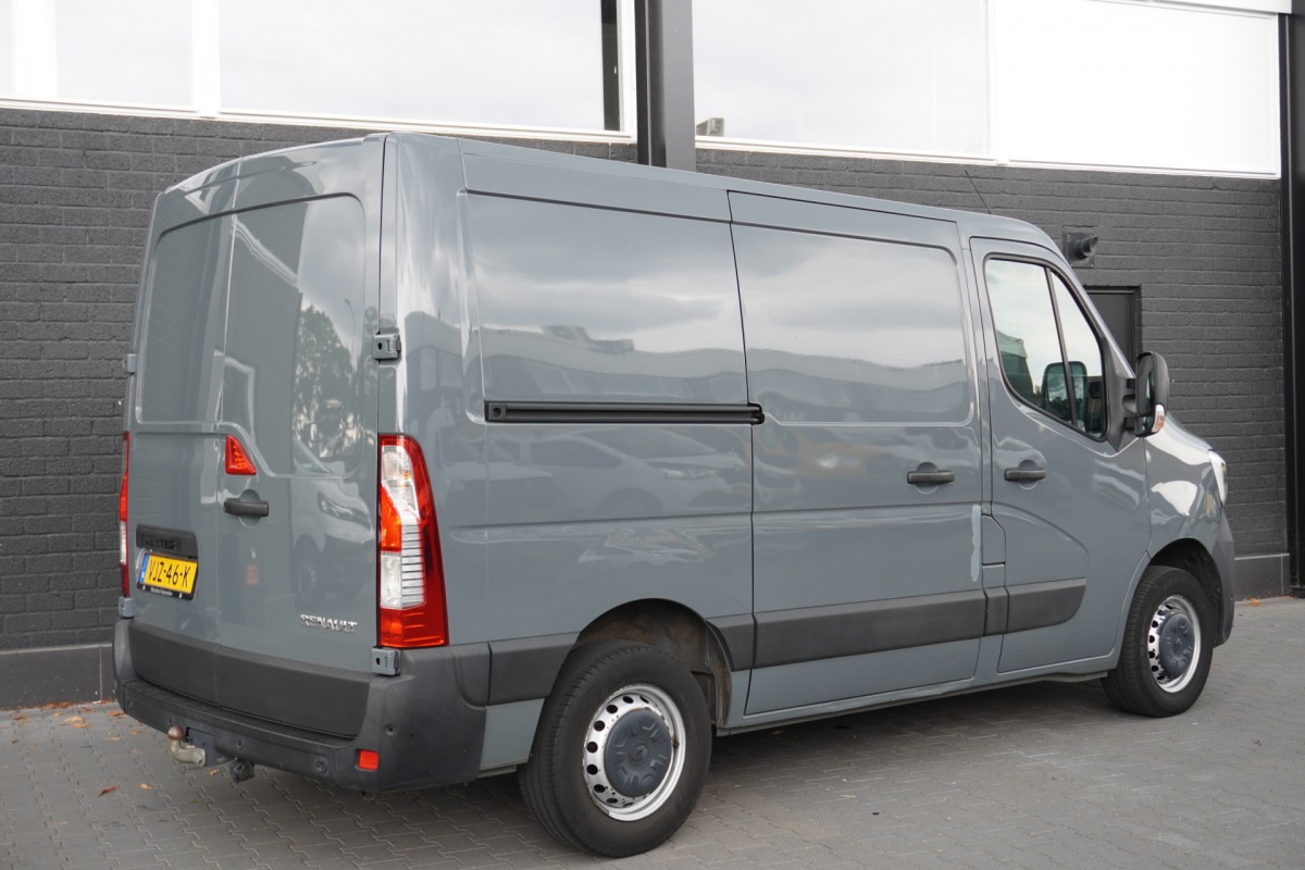 Renault Master 2.3 dCi 135PK EURO 6 - Airco - Navi - Cruise - €14.900,- Excl. Renault Master 2.3 dCi 135PK EURO 6 - Airco - Navi - Cruise - €14.900,- Excl.