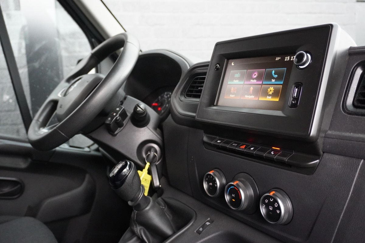 Renault Master 2.3 dCi 135PK EURO 6 - Airco - Navi - Cruise - €14.900,- Excl. Renault Master 2.3 dCi 135PK EURO 6 - Airco - Navi - Cruise - €14.900,- Excl.