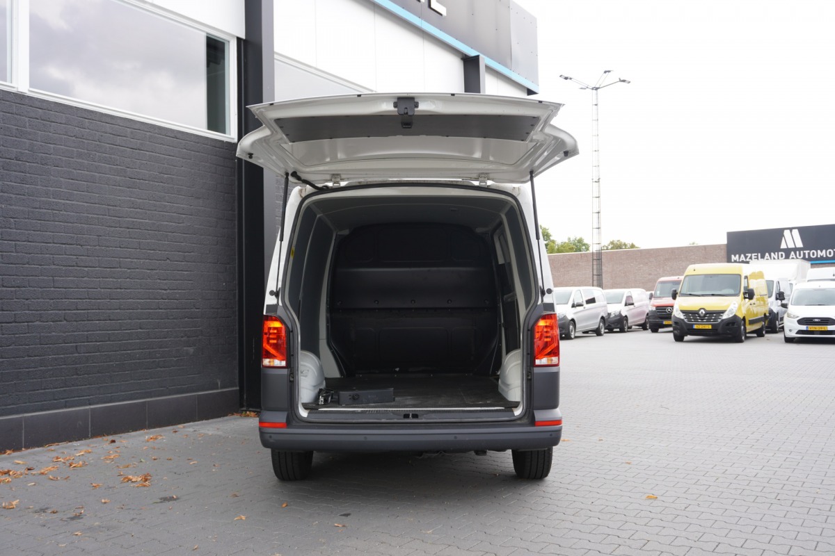 Volkswagen Transporter 2.0 TDI 150PK EURO 6 - Airco - Navi - Cruise - €14.900,- Excl. Volkswagen Transporter 2.0 TDI 150PK EURO 6 - Airco - Navi - Cruise - €14.900,- Excl.