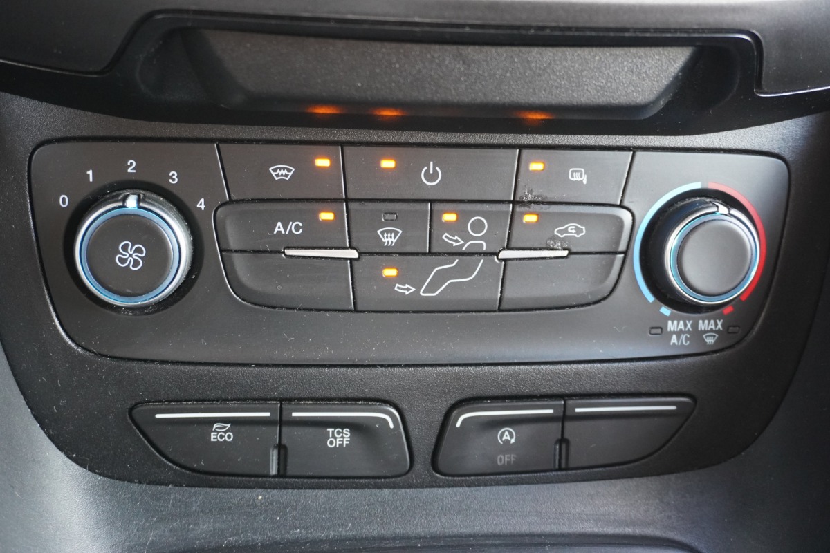 Ford Transit Connect 1.5 EcoBlue L2 2x Schuifdeur 100PK EURO 6 - Airco - Navi - Camera - €12.900,- Excl. Ford Transit Connect 1.5 EcoBlue L2 2x Schuifdeur 100PK EURO 6 - Airco - Navi - Camera - €12.900,- Excl.