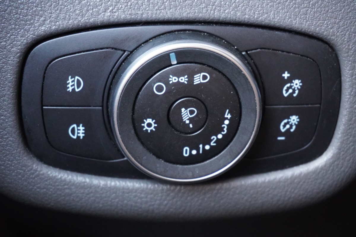 Ford Transit Connect 1.5 EcoBlue L2 2x Schuifdeur 100PK EURO 6 - Airco - Navi - Camera - €12.900,- Excl. Ford Transit Connect 1.5 EcoBlue L2 2x Schuifdeur 100PK EURO 6 - Airco - Navi - Camera - €12.900,- Excl.
