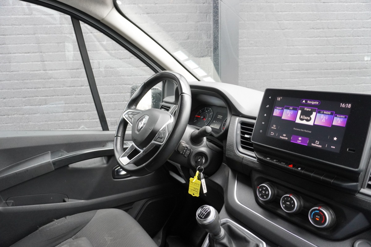 Renault Trafic 2.0 Blue dCi 130PK EURO 6 - Airco - Navi - Cruise - €15.950,- Excl. Renault Trafic 2.0 Blue dCi 130PK EURO 6 - Airco - Navi - Cruise - €15.950,- Excl.