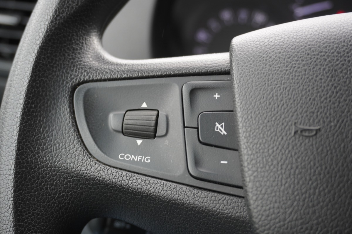 Opel Vivaro 2.0 CDTI L3 123PK EURO 6 - Airco - Navi - Cruise - €14.900,- Excl. Opel Vivaro 2.0 CDTI L3 123PK EURO 6 - Airco - Navi - Cruise - €14.900,- Excl.