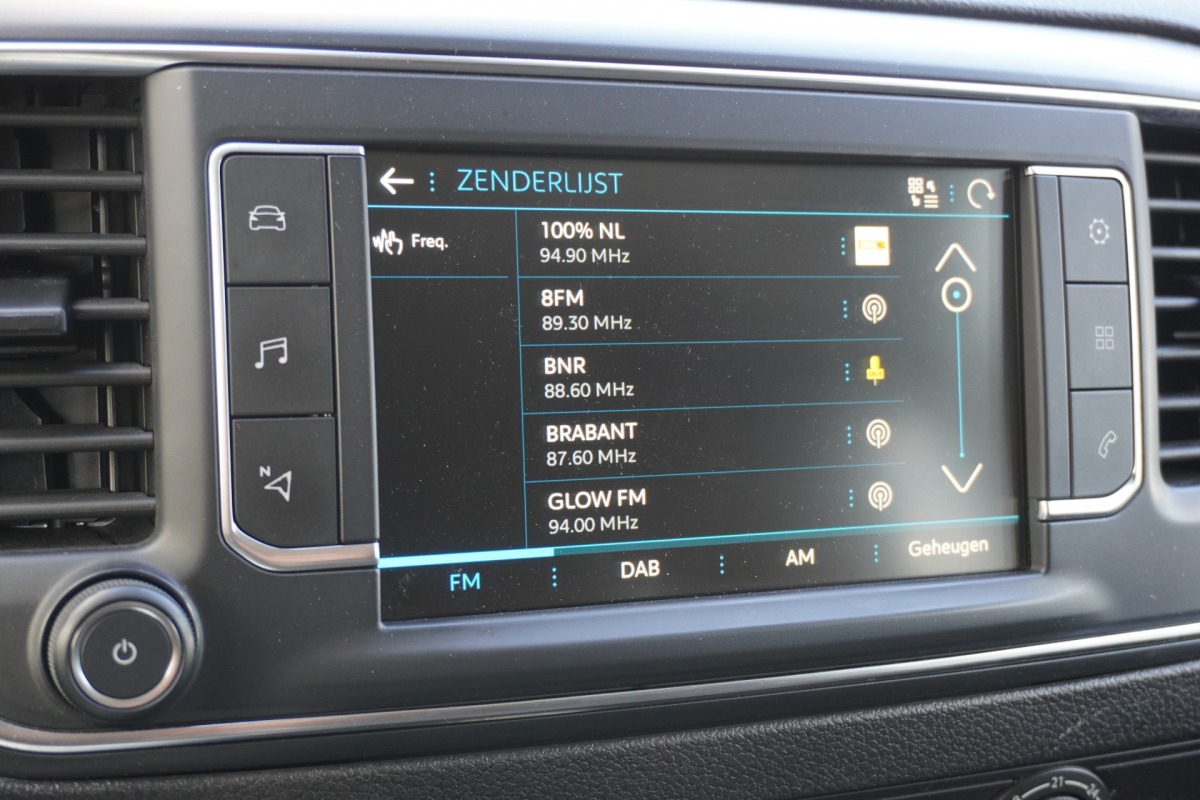 Peugeot Expert 2.0 BlueHDI 145PK L3 Dubbel Cabine EURO 6 - Airco - Navi - Cruise - €15.900,- Excl. Peugeot Expert 2.0 BlueHDI 145PK L3 Dubbel Cabine EURO 6 - Airco - Navi - Cruise - €15.900,- Excl.