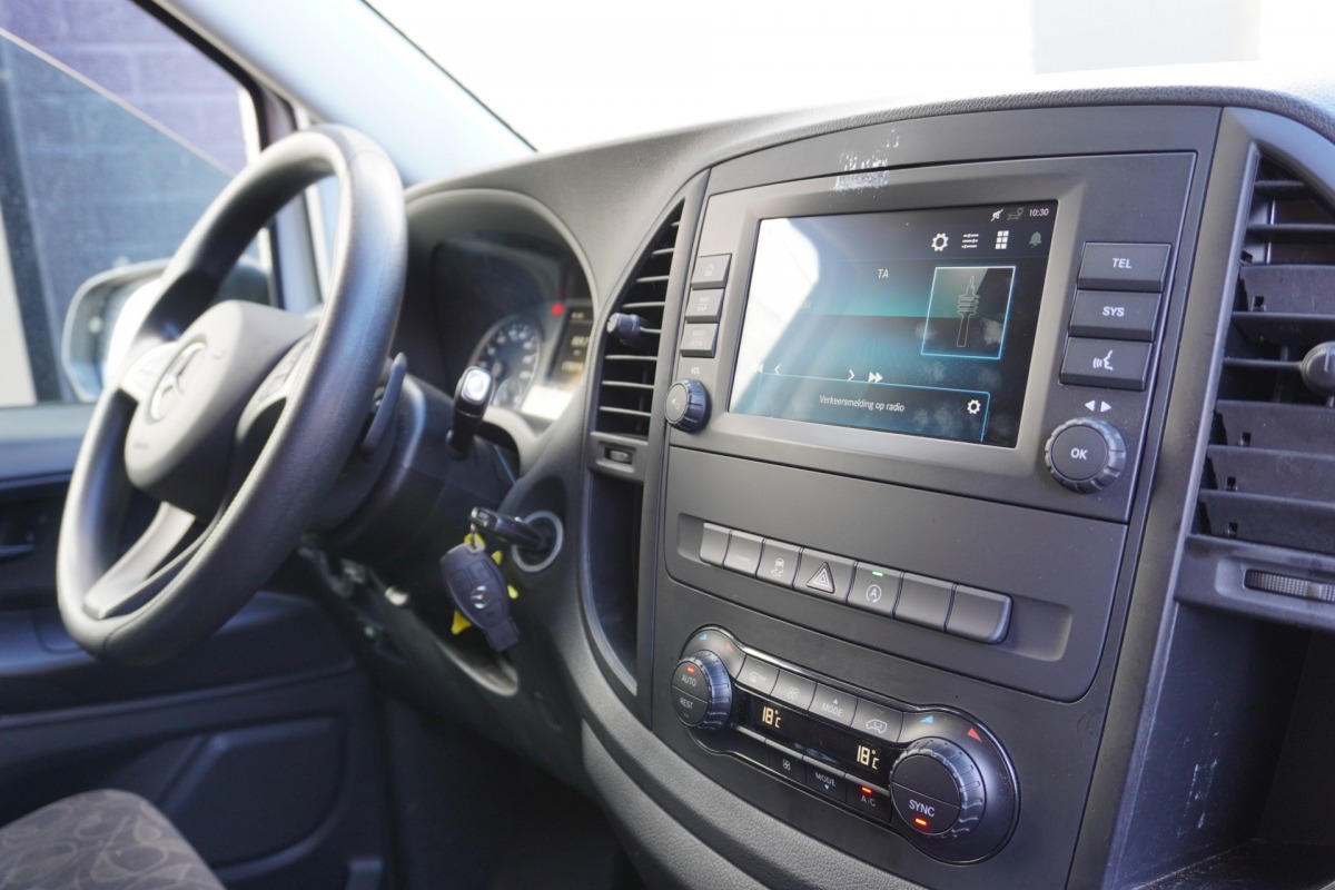 Mercedes-Benz Vito 114 CDI XL Automaat 2x Schuifdeur EURO 6 - AC/Climate - Navi - Cruise - €16.900,- Excl. Mercedes-Benz Vito 114 CDI XL Automaat 2x Schuifdeur EURO 6 - AC/Climate - Navi - Cruise - €16.900,- Excl.