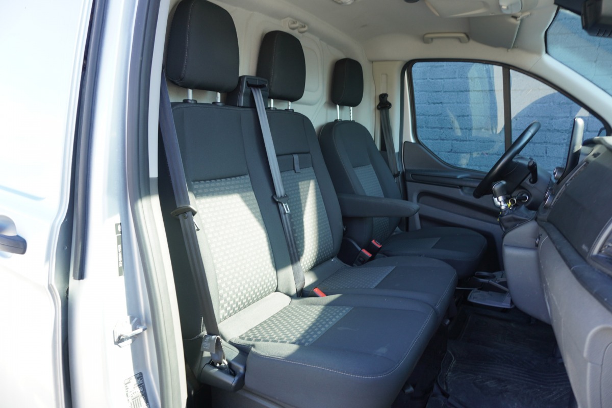 Ford Transit Custom 2.0 TDCI EURO 6 - Airco - Cruise - Navi - €13.900,- Excl. Ford Transit Custom 2.0 TDCI EURO 6 - Airco - Cruise - Navi - €13.900,- Excl.