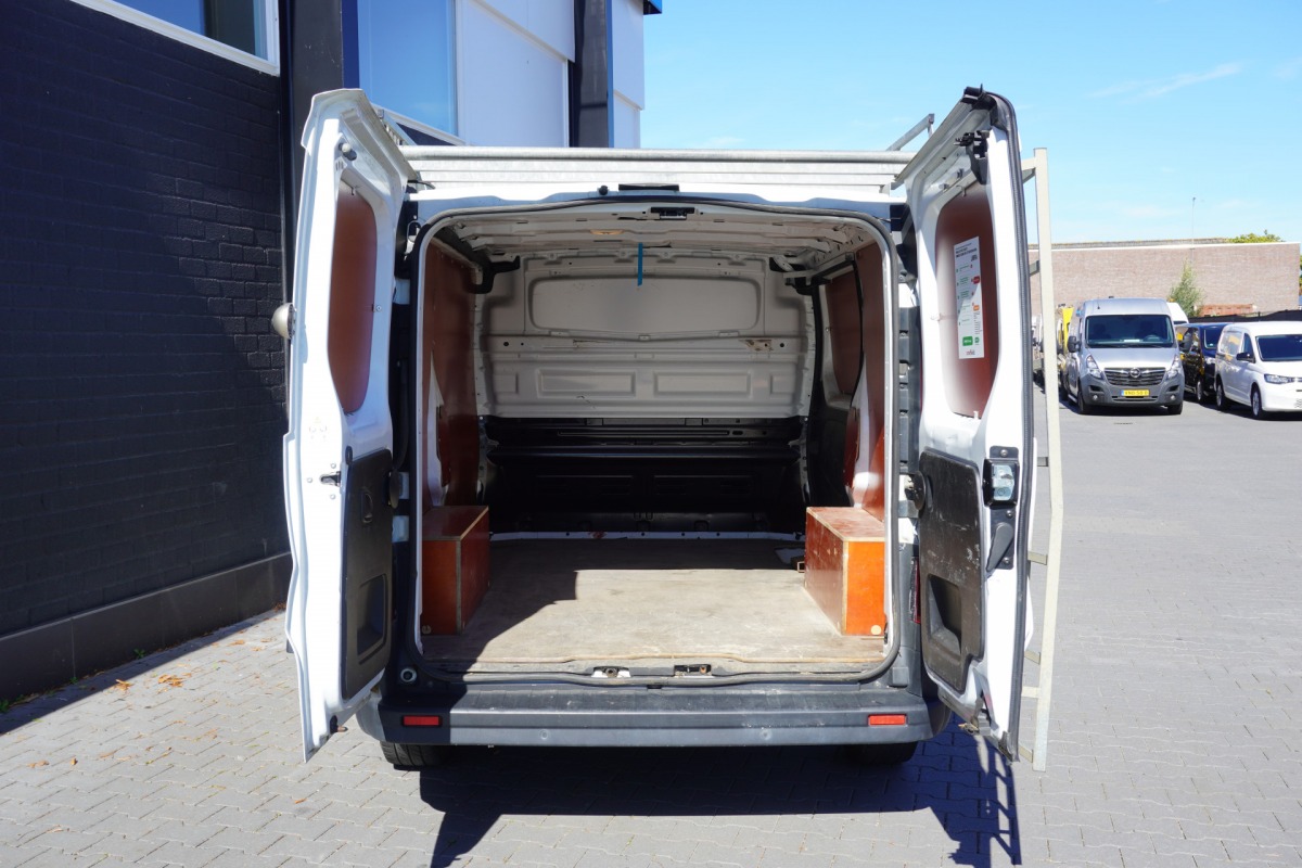 Renault Trafic 2.0 dCi 130PK EURO 6 Airco - Navi - Cruise - €15.950,- Excl.