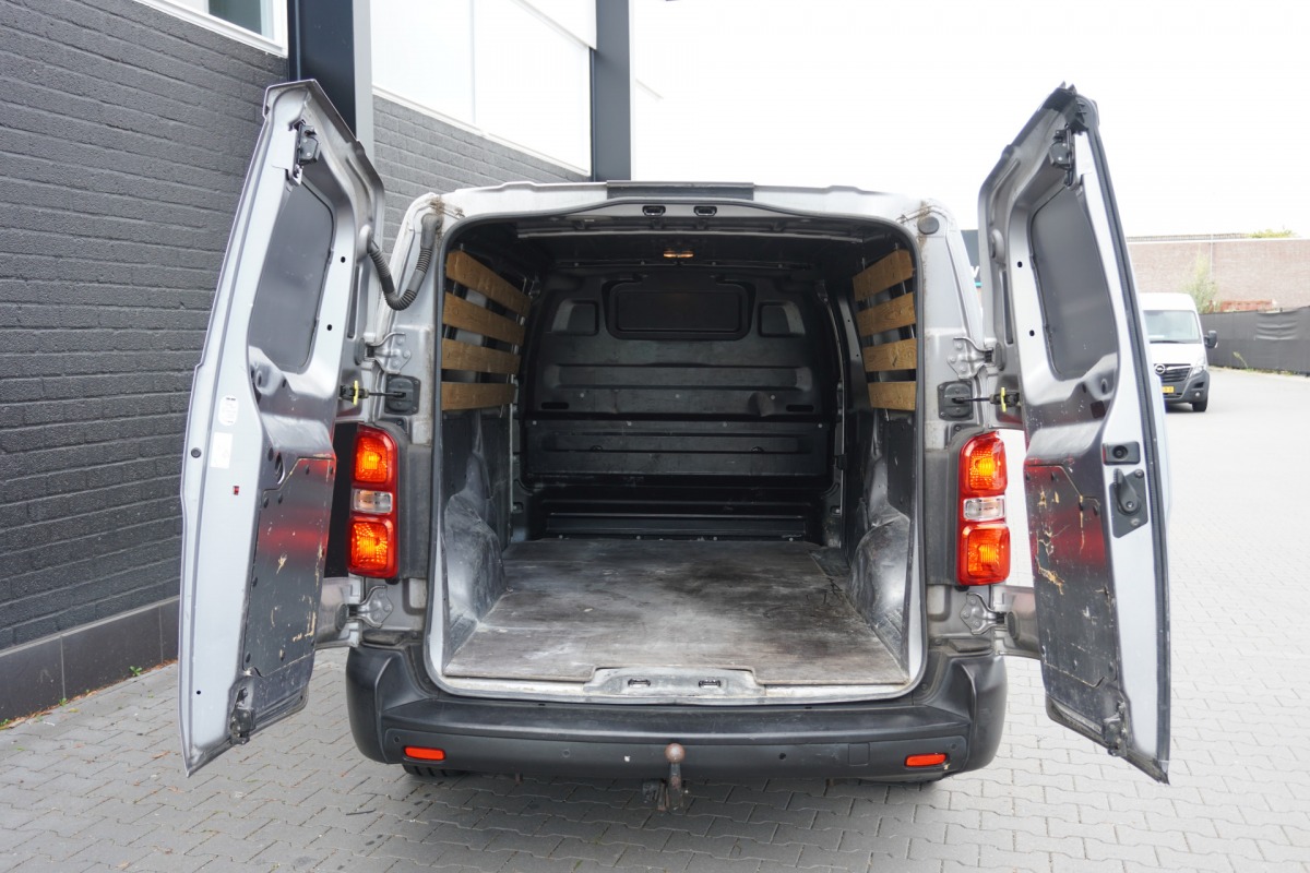 Toyota ProAce Worker 2.0 D-4D L3 122PK EURO 6 - Airco - Cruise - Navi - €9.950,- Excl