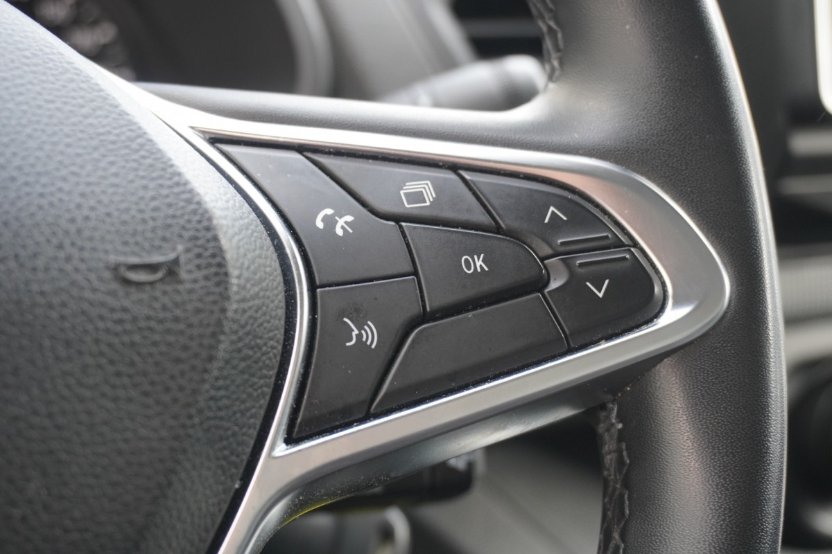 Renault Trafic 2.0 dCi 110PK L2 EURO 6 - Airco - Navi - Cruise - €16.900,- Excl. Renault Trafic 2.0 dCi 110PK L2 EURO 6 - Airco - Navi - Cruise - €16.900,- Excl.