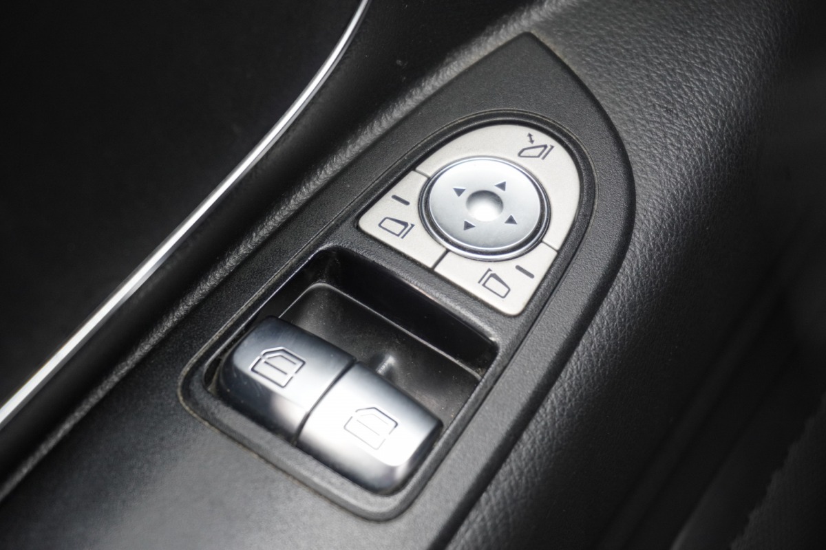 Mercedes-Benz Vito 114 CDI Lang Automaat EURO 6 - Airco - Navi - Cruise - €16.950,- Excl. Mercedes-Benz Vito 114 CDI Lang Automaat EURO 6 - Airco - Navi - Cruise - €16.950,- Excl.