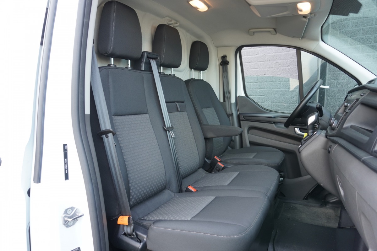Ford Transit Custom 2.0 TDCI 130PK Automaat EURO 6 - Airco - Cruise - PDC - €19.950,- Excl. Ford Transit Custom 2.0 TDCI 130PK Automaat EURO 6 - Airco - Cruise - PDC - €19.950,- Excl.