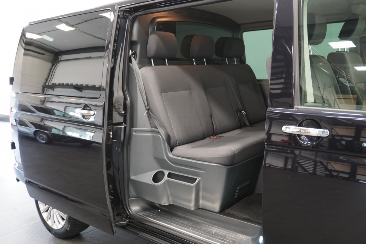 Volkswagen Transporter 2.0 TDI L2 DC Automaat 180PK - Airco - Cruise - PDC - € 11.900,- Excl. Volkswagen Transporter 2.0 TDI L2 DC Automaat 180PK - Airco - Cruise - PDC - € 11.900,- Excl.